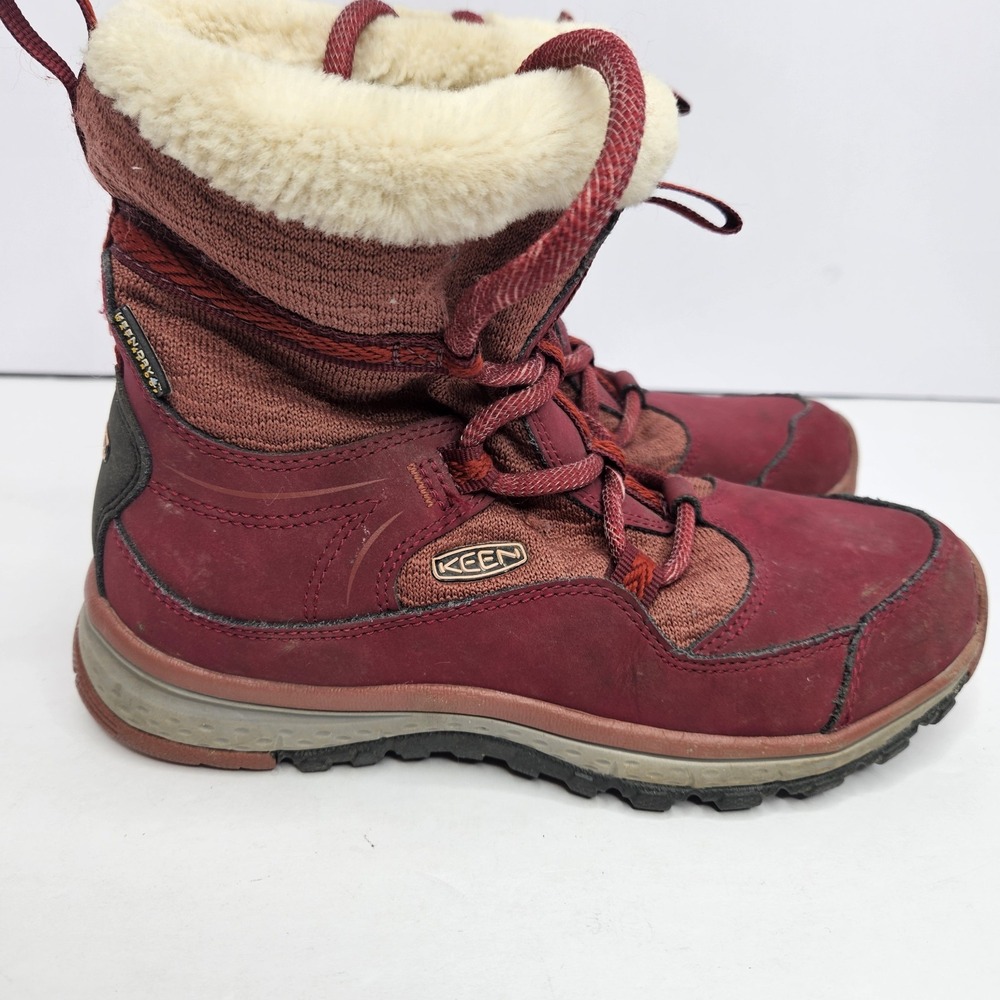 Keen Burgundy Winter Boots Size 7.5 Women's‎ Heel To Toe 9.5"